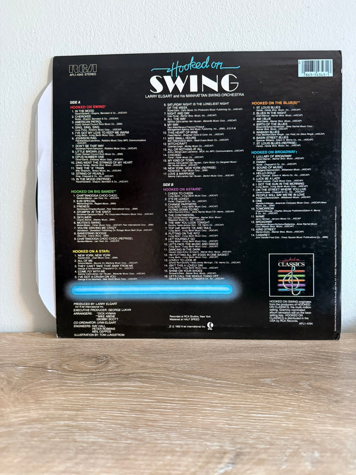 Larry Elgart And His Manhattan Swing Orchestra – Hooked On Swing