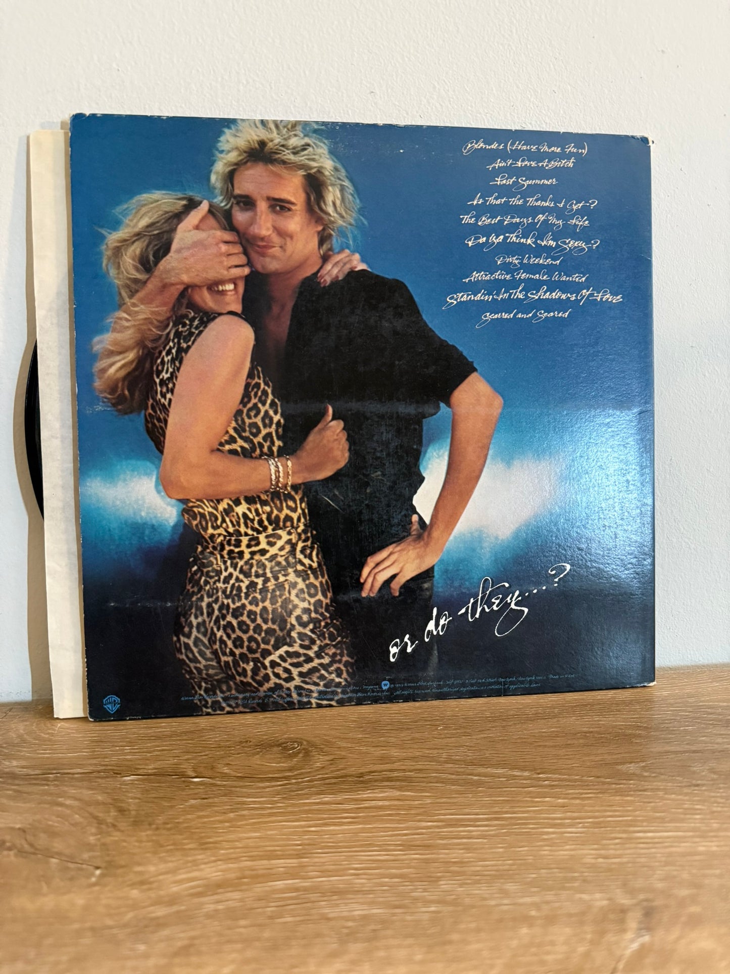 Rod Stewart – Blondes Have More Fun