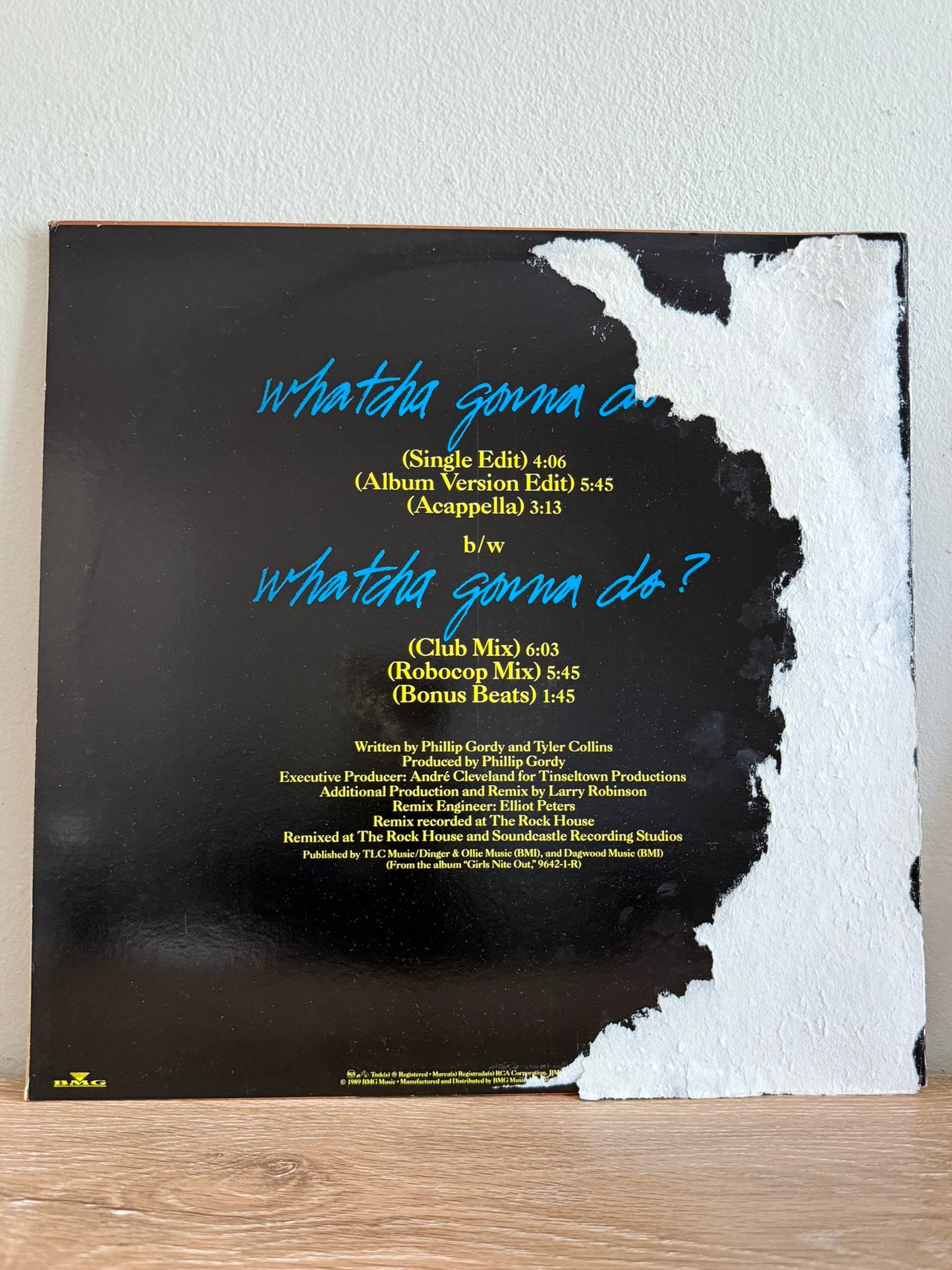 Tyler Collins – Girls Nite Out