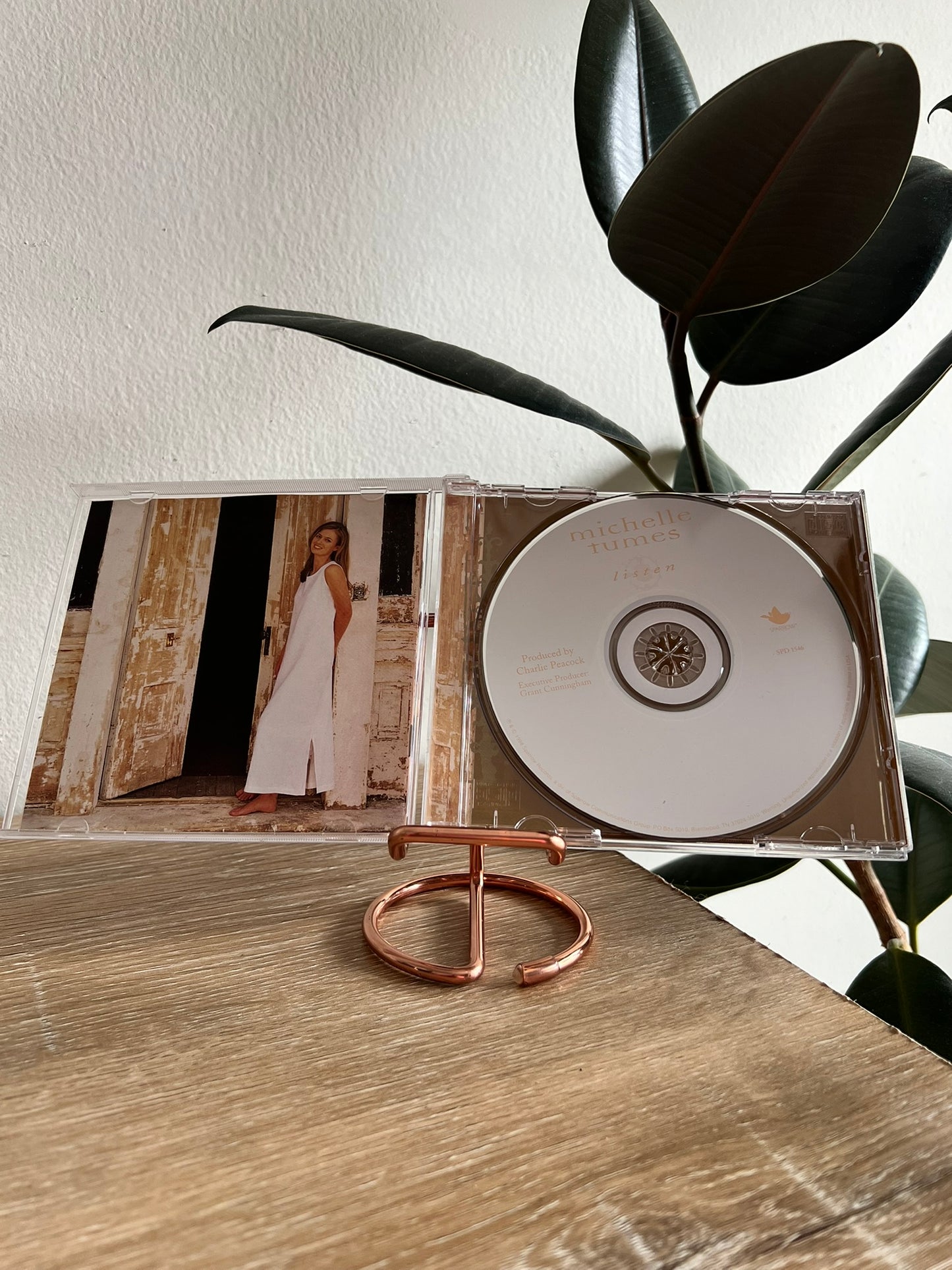 Michelle Tumes – Listen