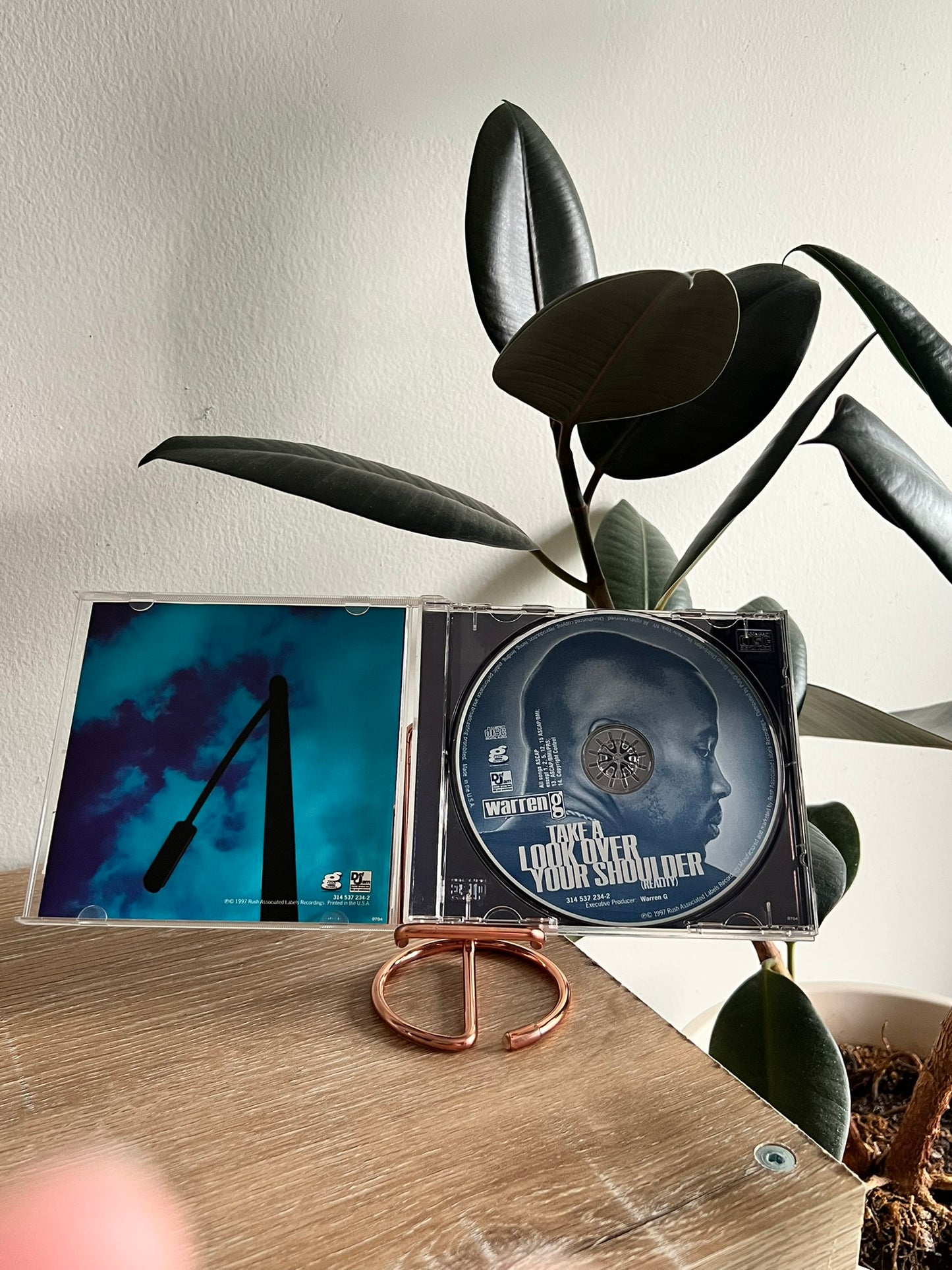 Warren G – Take A Look Over Your Shoulder (Reality)