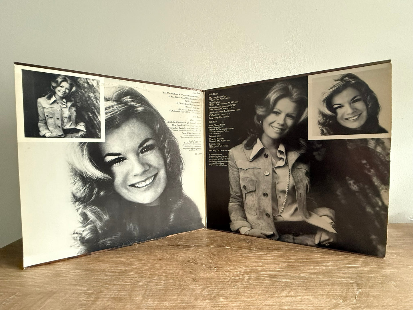 Vikki Carr – Love Story / The First Time Ever (I Saw Your Face)