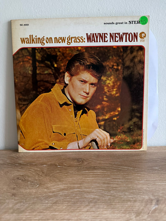 Wayne Newton – Walking On New Grass