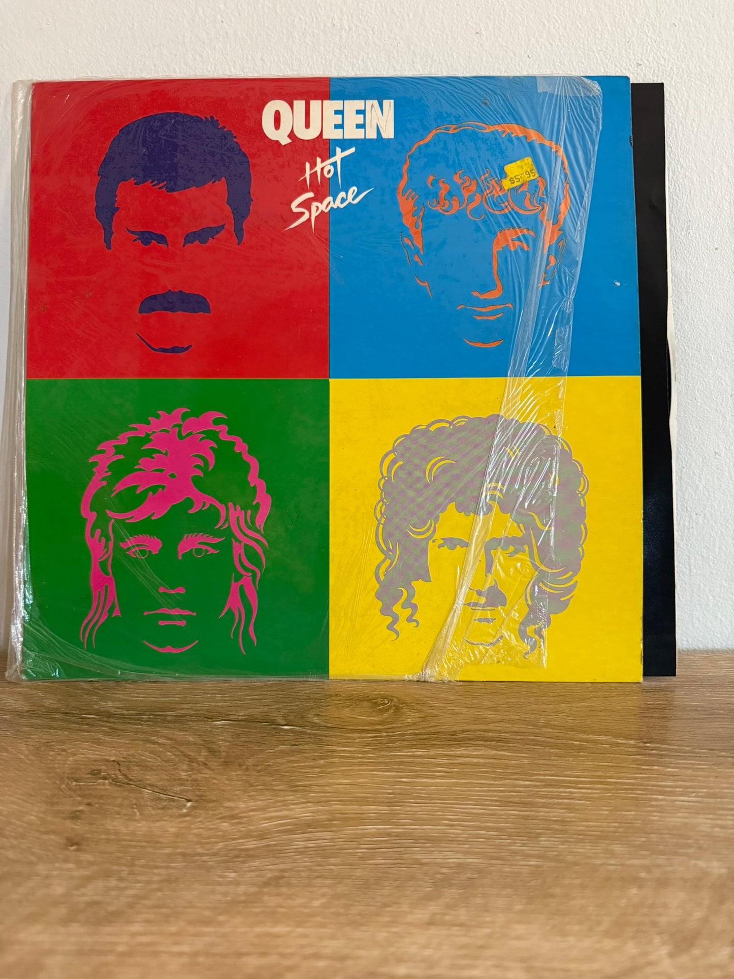 Queen – Hot Space, RE