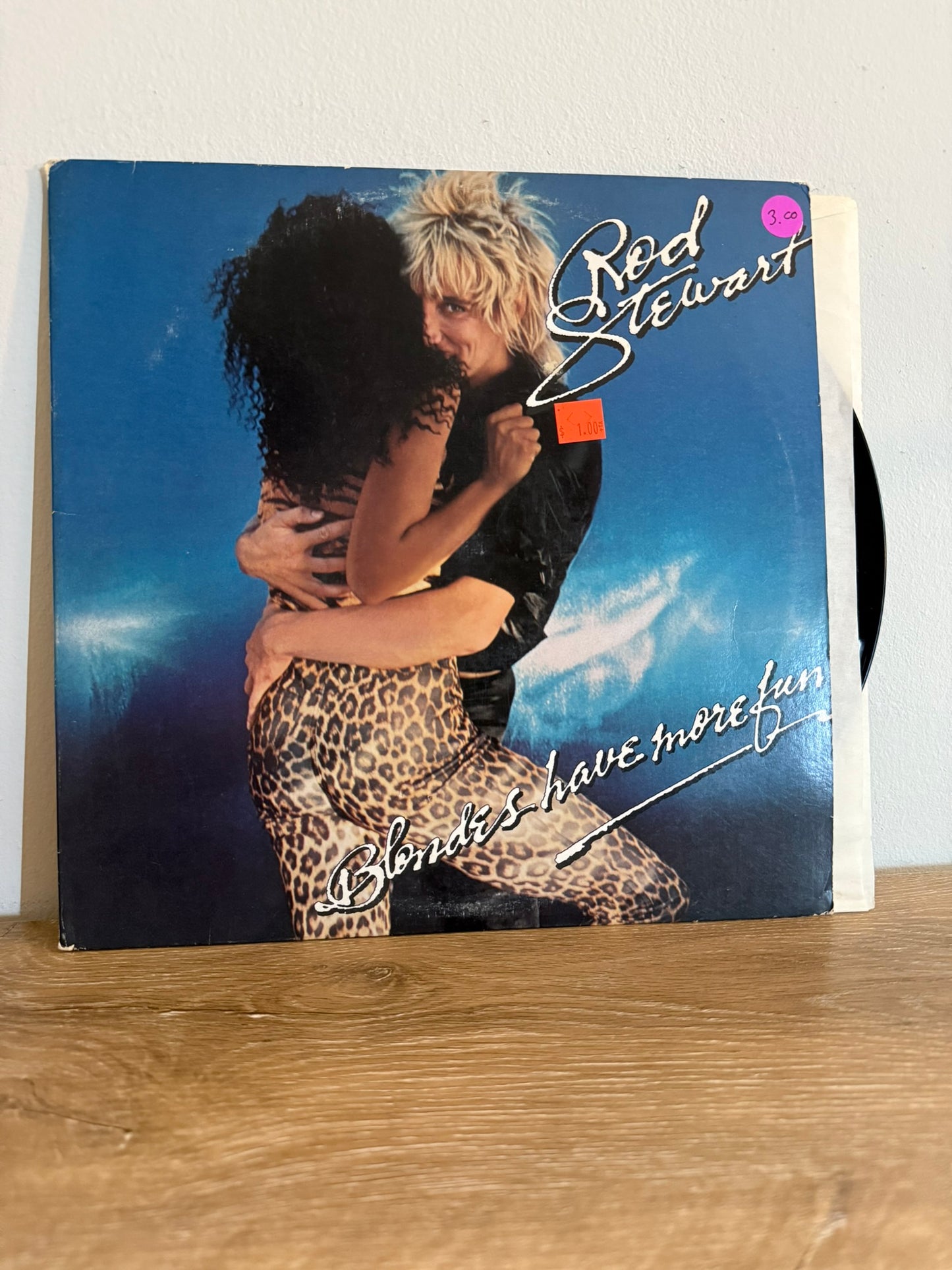 Rod Stewart – Blondes Have More Fun