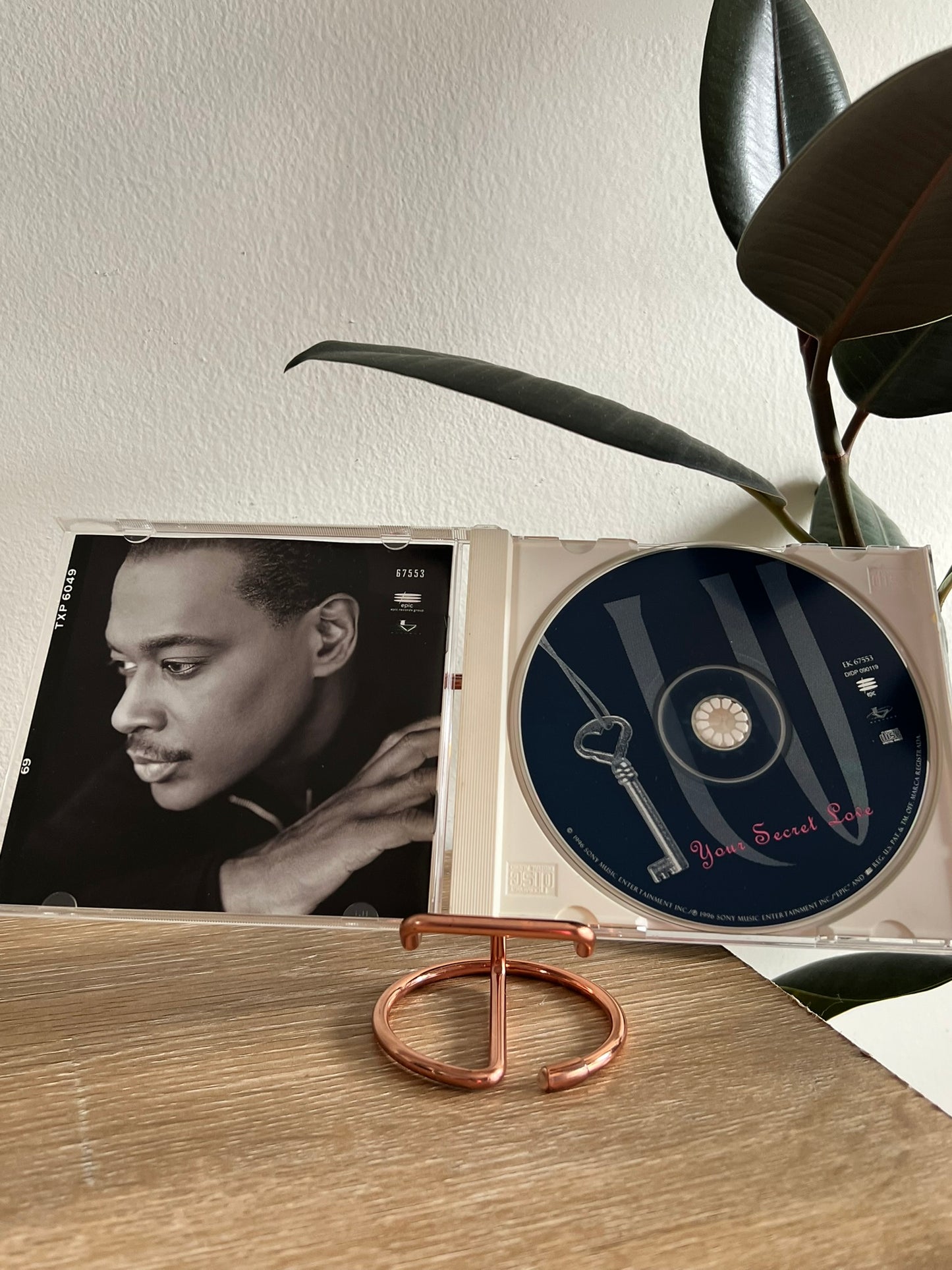 Luther Vandross – Your Secret Love