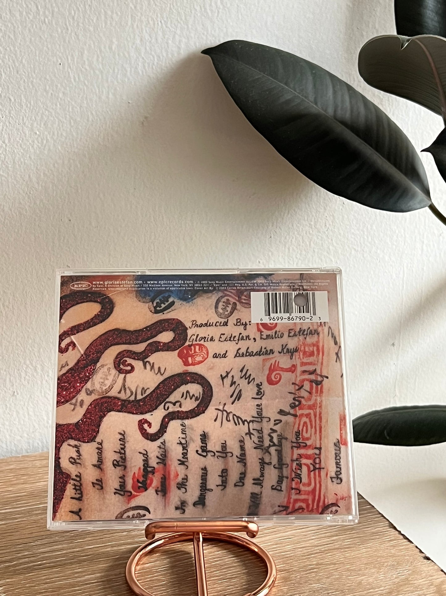 Gloria Estefan – Unwrapped