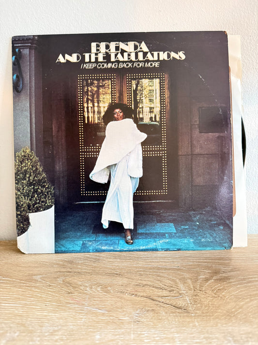 Brenda And The Tabulations – I Keep Coming Back For More
