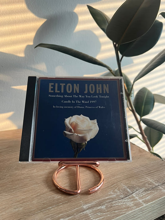 Elton John – Something About The Way You Look Tonight / Candle In The Wind 1997