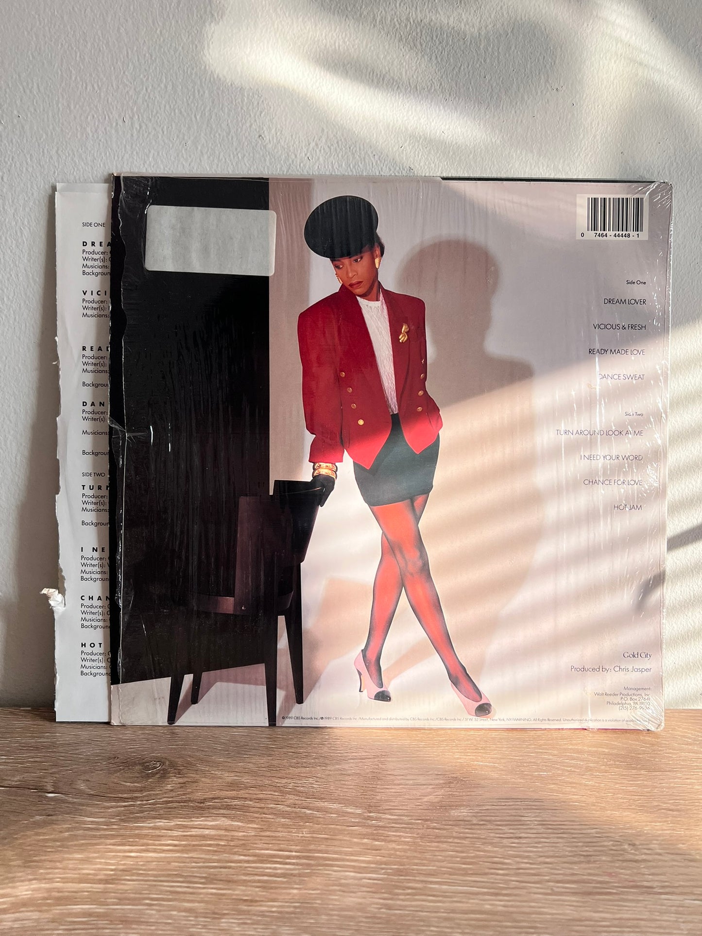 Liz Hogue – Vicious & Fresh