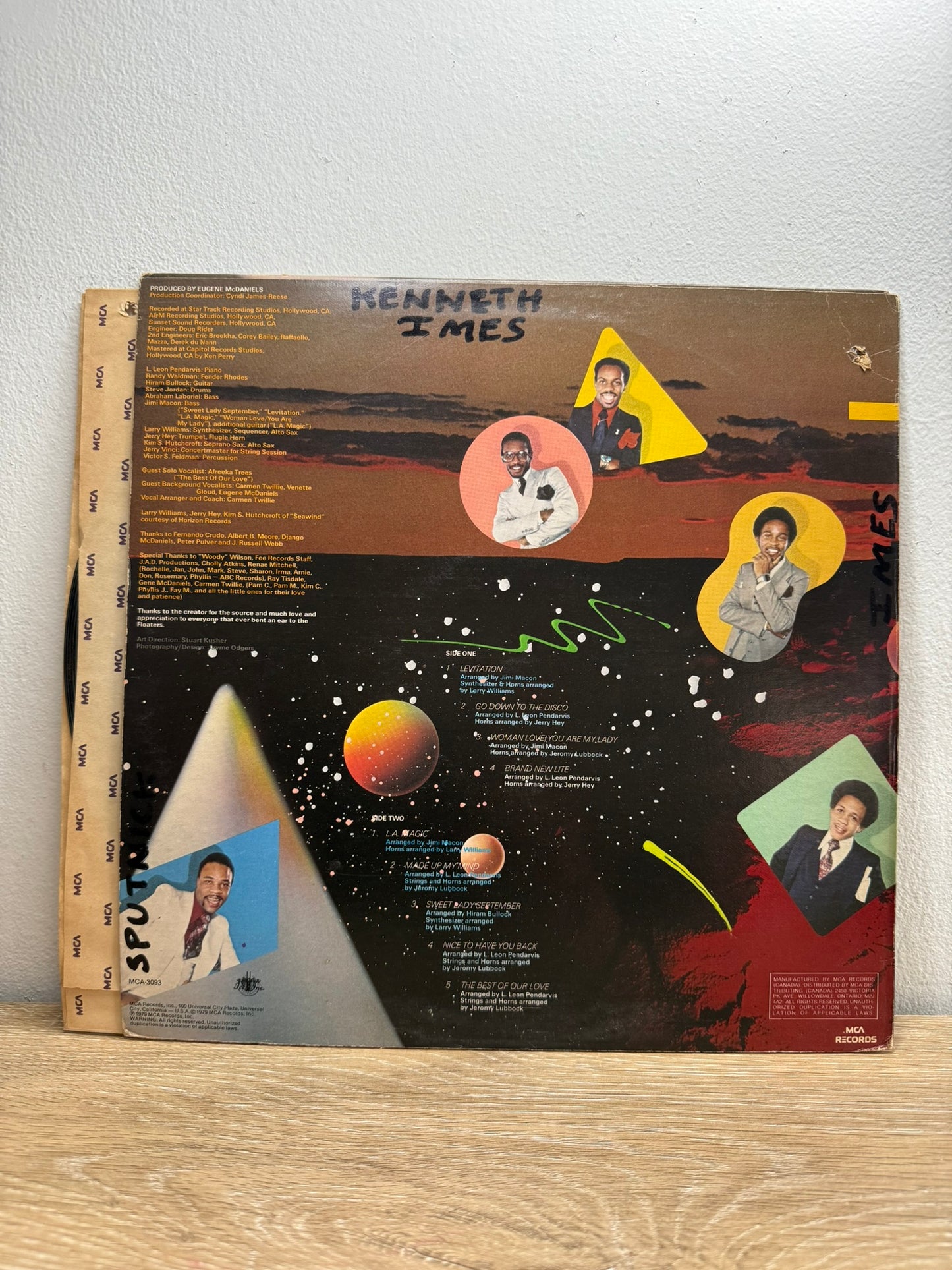 The Floaters – Float Into The Future