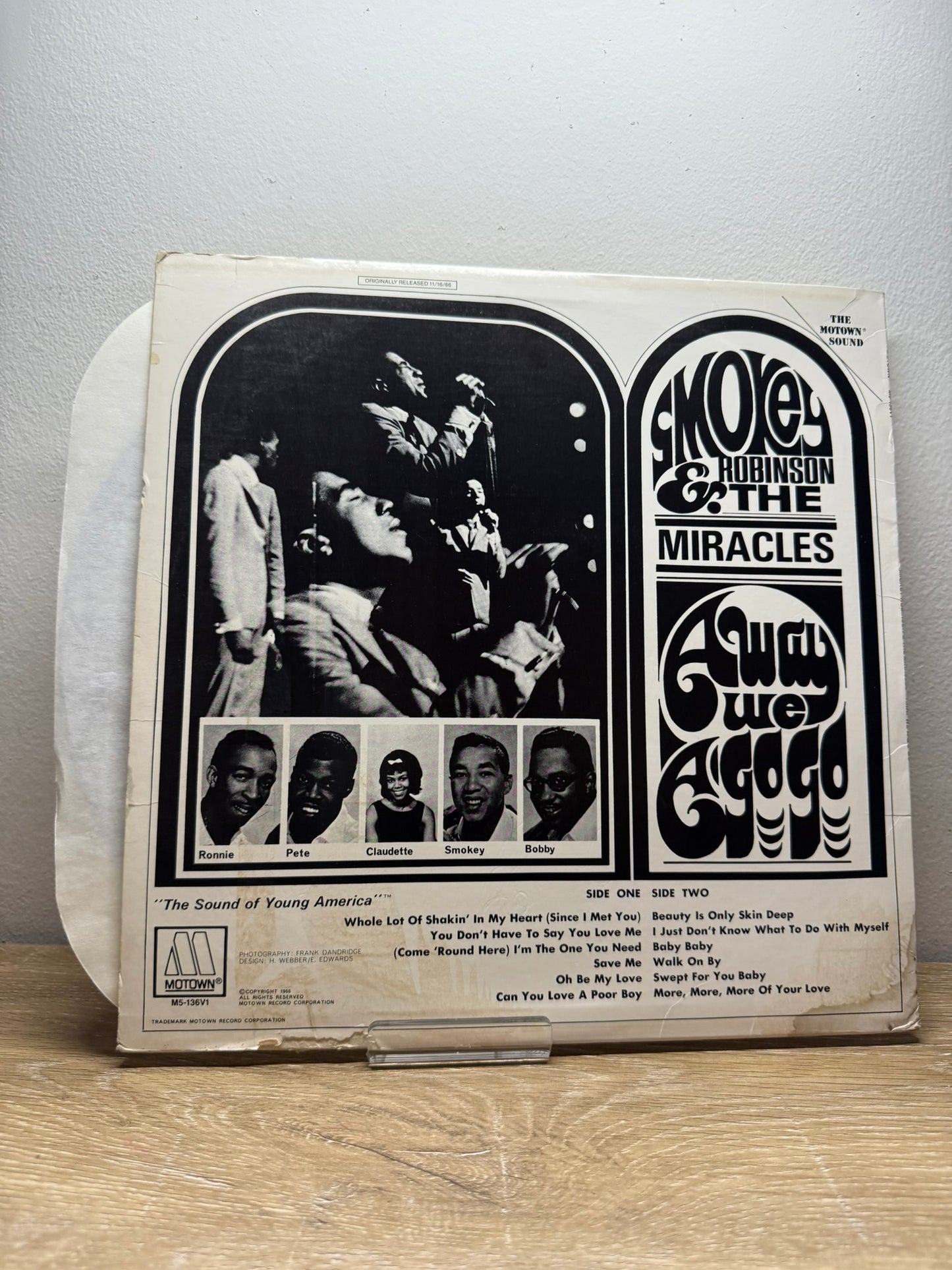 Smokey Robinson & The Miracles – Away We A Go-Go